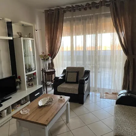 Whole Flat Near * Shkodër