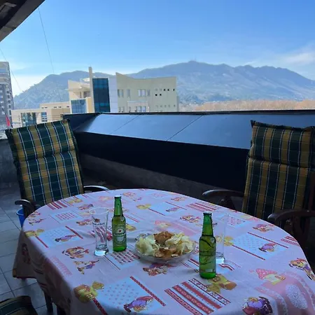 Whole Flat Near شقة